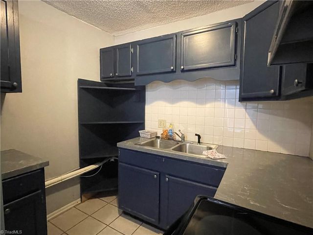 3812 Country Club Road B, Winston-salem, NC 27104