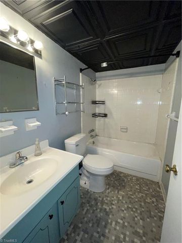 3812 Country Club Road B, Winston-salem, NC 27104