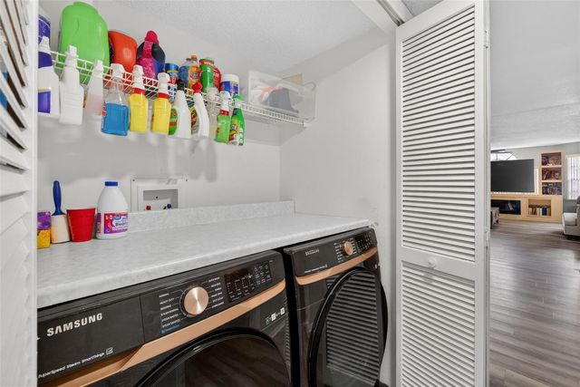 5017 LAGUNA BAY CIRCLE 99, Kissimmee, FL 34746