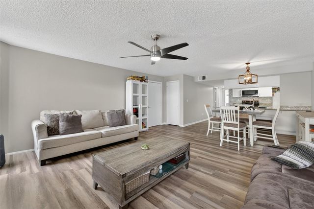 5017 LAGUNA BAY CIRCLE 99, Kissimmee, FL 34746