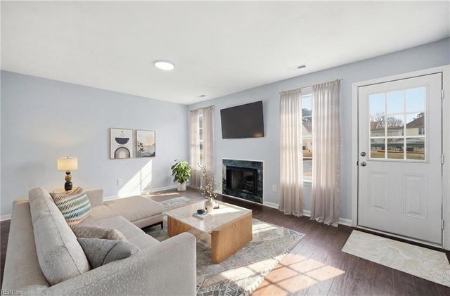 50 Centre Port CIR, Portsmouth, VA 23703