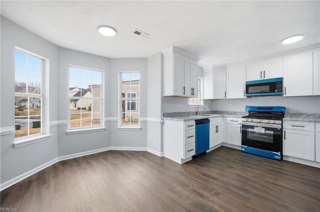 50 Centre Port CIR, Portsmouth, VA 23703