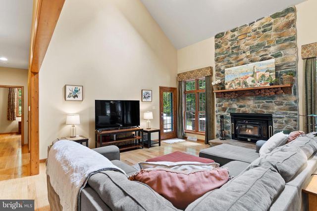 1316 RIDGE RD, Fayetteville, PA 17222