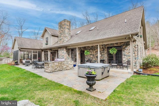 1316 RIDGE RD, Fayetteville, PA 17222