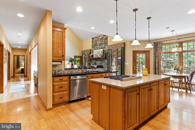 1316 RIDGE RD, Fayetteville, PA 17222
