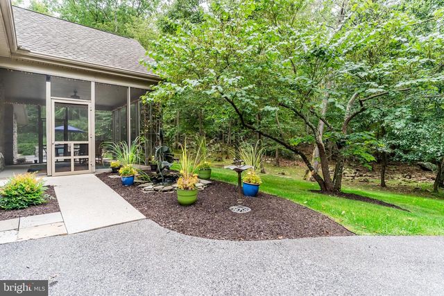 1316 RIDGE RD, Fayetteville, PA 17222