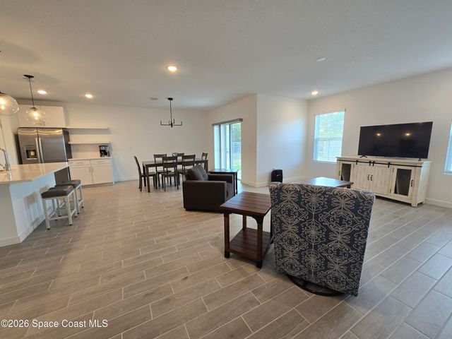 2384 Queens Street SE, Palm Bay, FL 32909