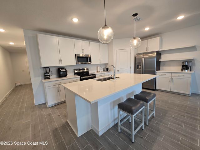 2384 Queens Street SE, Palm Bay, FL 32909