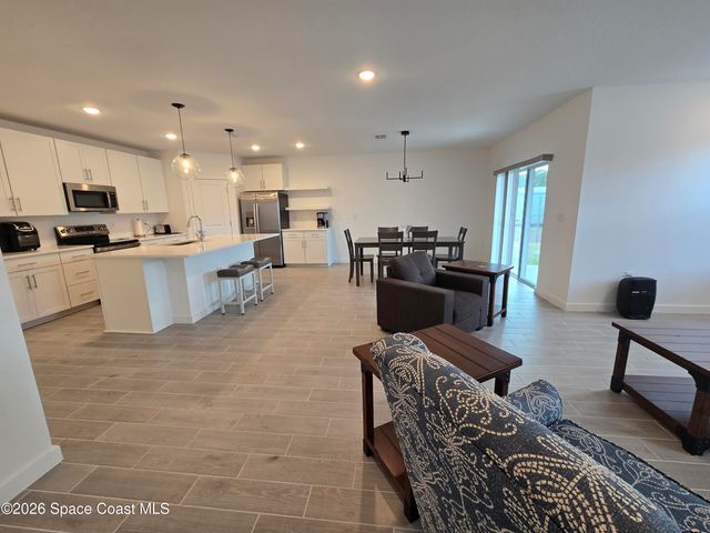 2384 Queens Street SE, Palm Bay, FL 32909