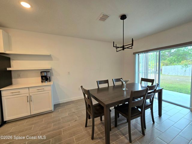 2384 Queens Street SE, Palm Bay, FL 32909