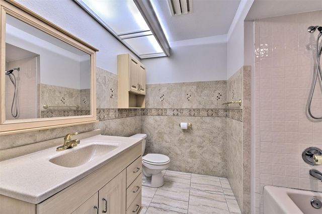 1704 CAPE BEND AVENUE, Tampa, FL 33613
