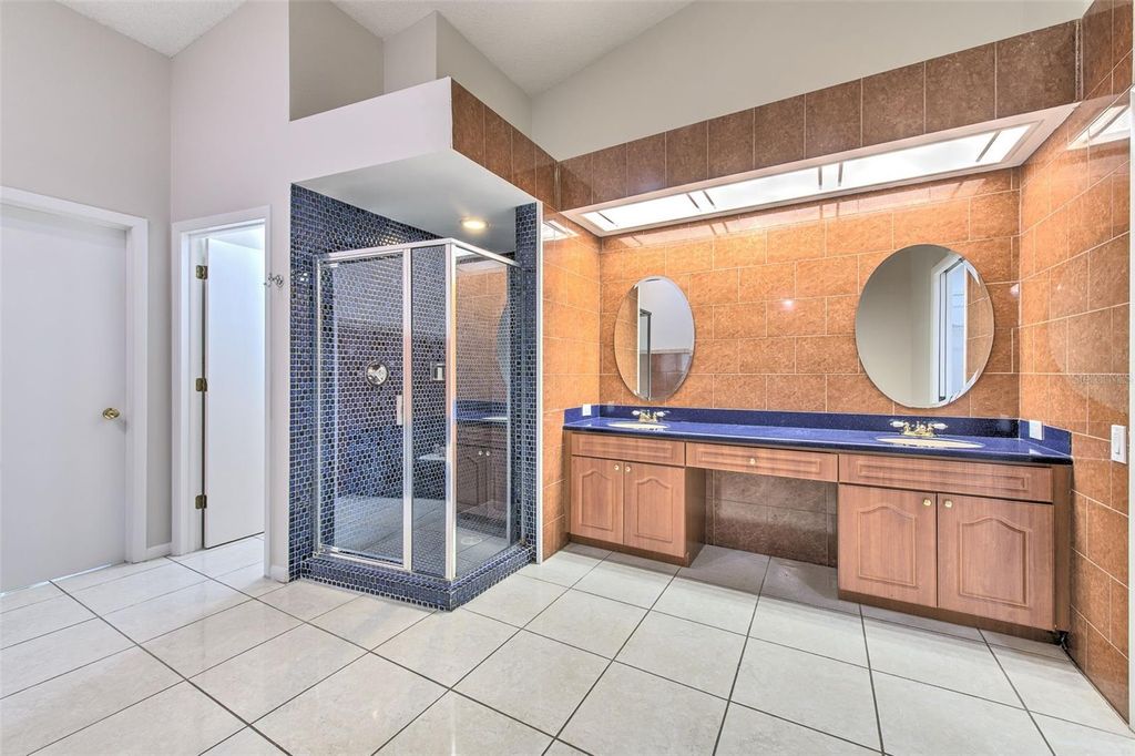 Image 15 of property listing at 1704 CAPE BEND AVENUE, Tampa, FL 33613