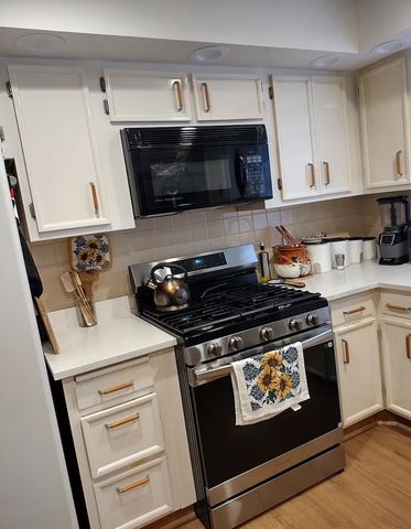 3210 Vista Terrace, Mchenry, IL 60050