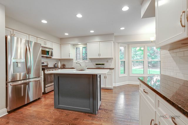 232 Stanton Court W, Buffalo Grove, IL 60089