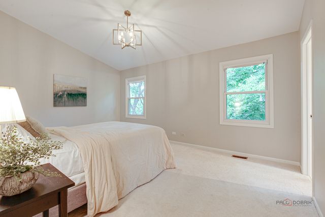 232 Stanton Court W, Buffalo Grove, IL 60089