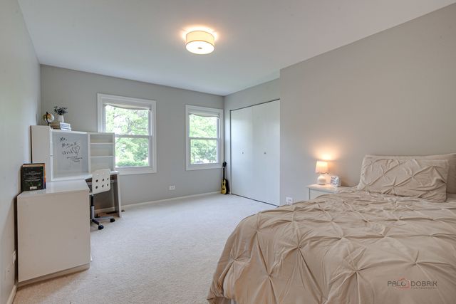 232 Stanton Court W, Buffalo Grove, IL 60089