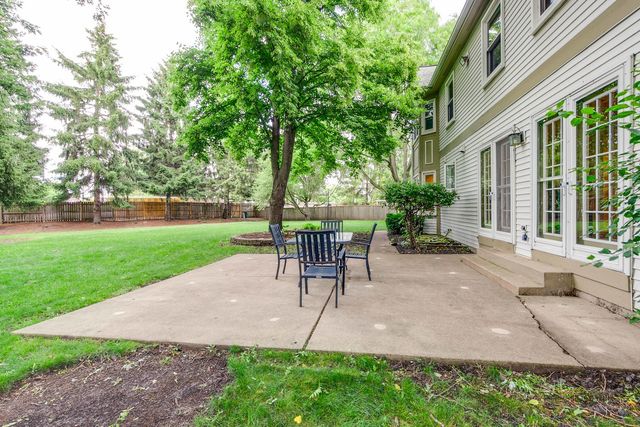 232 Stanton Court W, Buffalo Grove, IL 60089