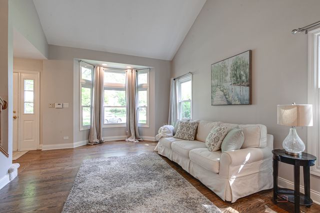 232 Stanton Court W, Buffalo Grove, IL 60089