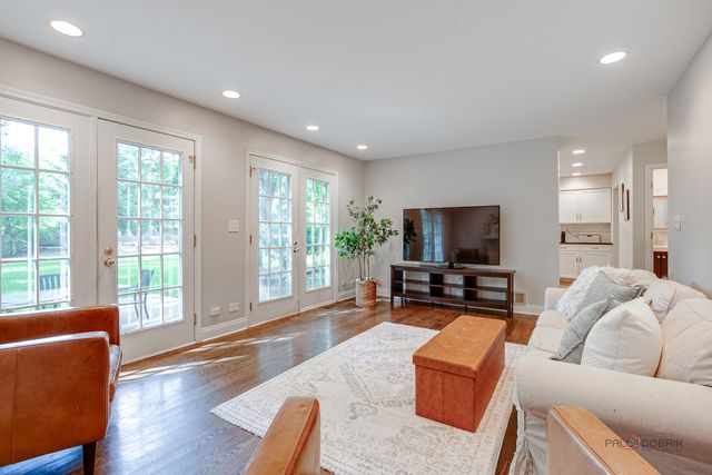 232 Stanton Court W, Buffalo Grove, IL 60089