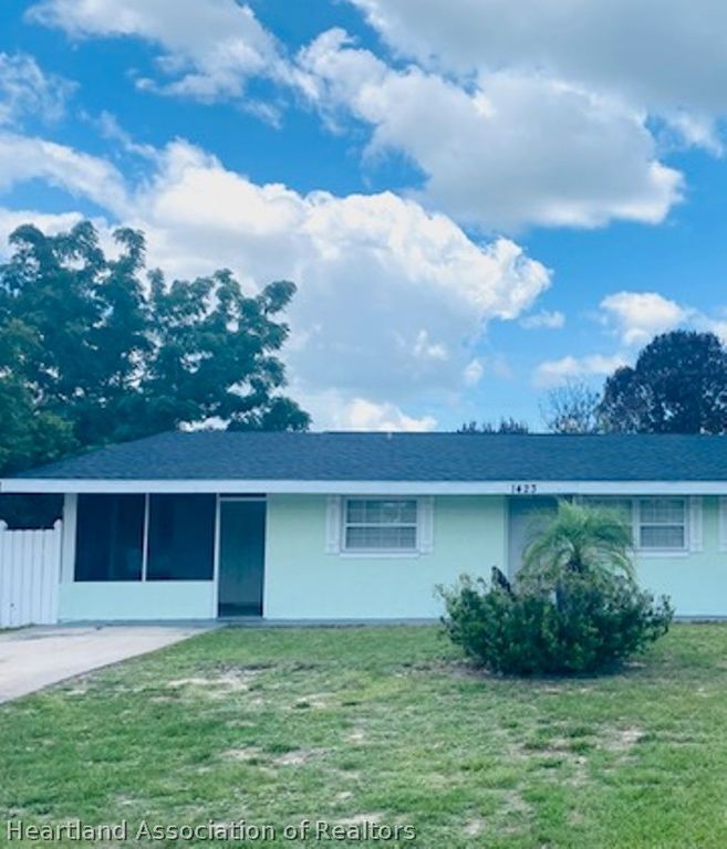 1423 Penny Avenue, Sebring, FL 33870