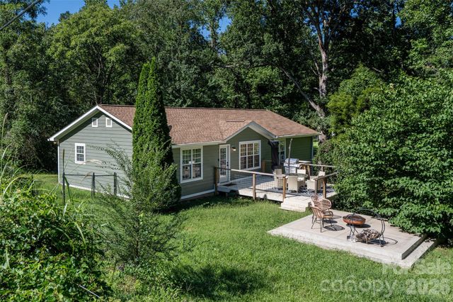 5 Sunwashed Way, Asheville, NC 28803