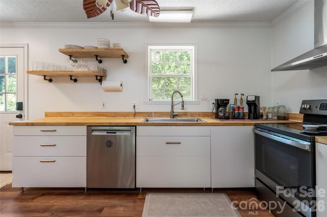 5 Sunwashed Way, Asheville, NC 28803