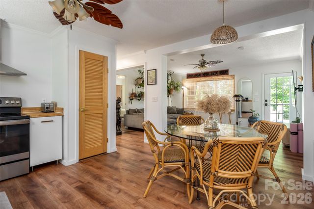 5 Sunwashed Way, Asheville, NC 28803