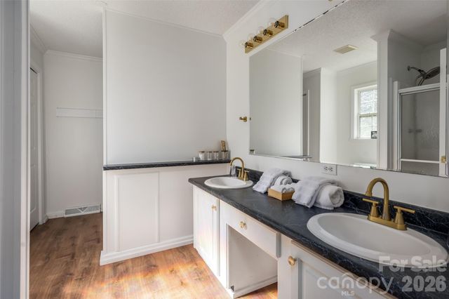 5 Sunwashed Way, Asheville, NC 28803