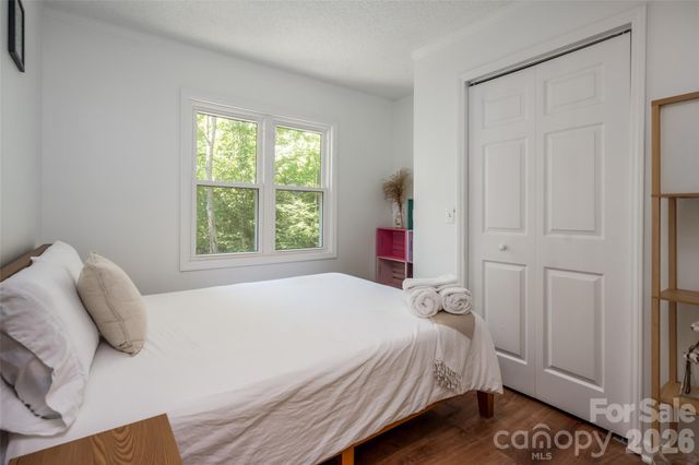 5 Sunwashed Way, Asheville, NC 28803