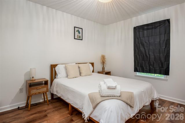 5 Sunwashed Way, Asheville, NC 28803