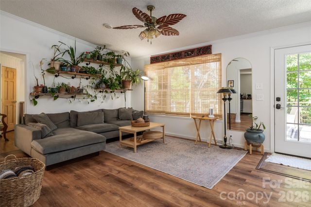 5 Sunwashed Way, Asheville, NC 28803
