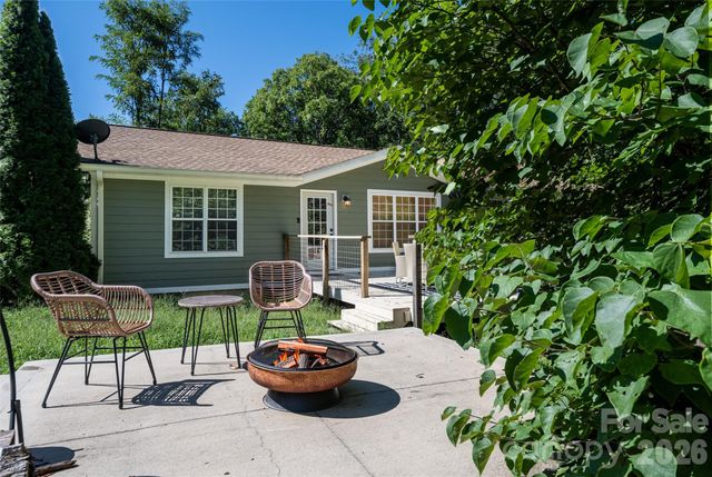 5 Sunwashed Way, Asheville, NC 28803