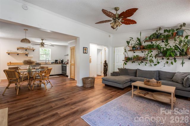 5 Sunwashed Way, Asheville, NC 28803