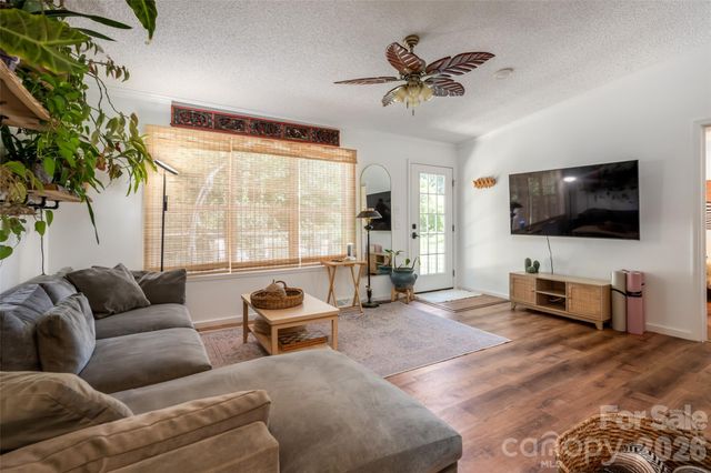5 Sunwashed Way, Asheville, NC 28803