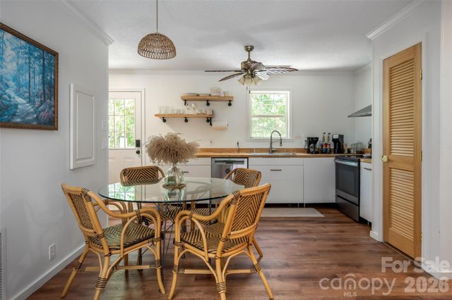5 Sunwashed Way, Asheville, NC 28803