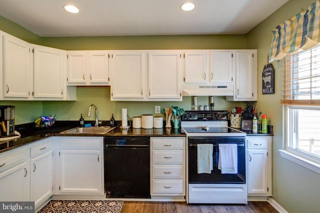 912 HINGHAM HARBOUR, Pasadena, MD 21122