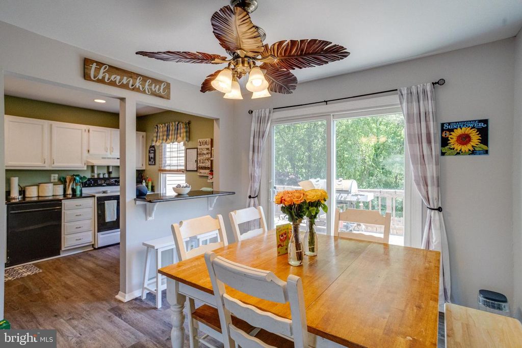 Image 10 of property listing at 912 HINGHAM HARBOUR, Pasadena, MD 21122