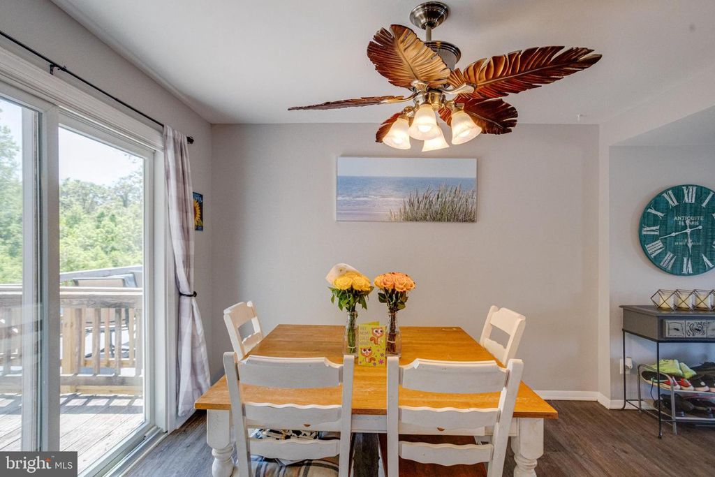 Image 11 of property listing at 912 HINGHAM HARBOUR, Pasadena, MD 21122