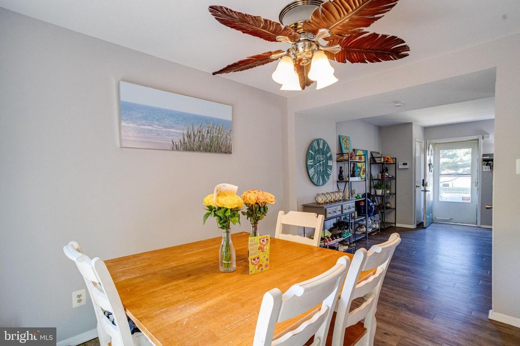 Image 12 of property listing at 912 HINGHAM HARBOUR, Pasadena, MD 21122