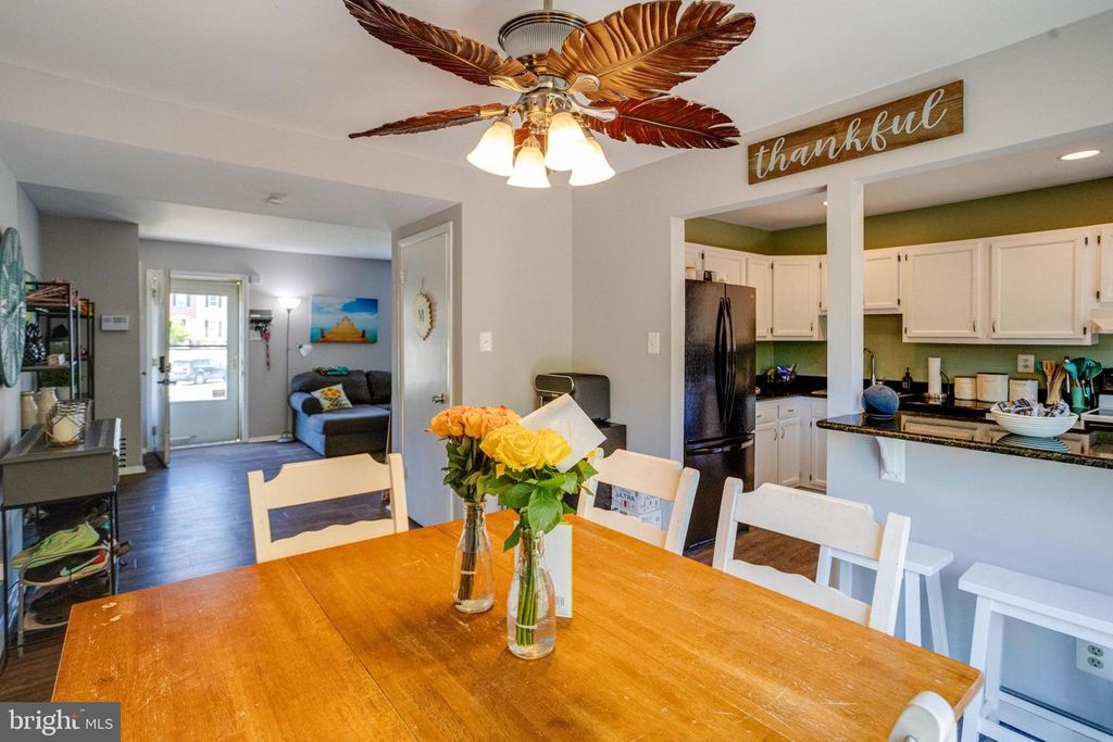 Image 13 of property listing at 912 HINGHAM HARBOUR, Pasadena, MD 21122