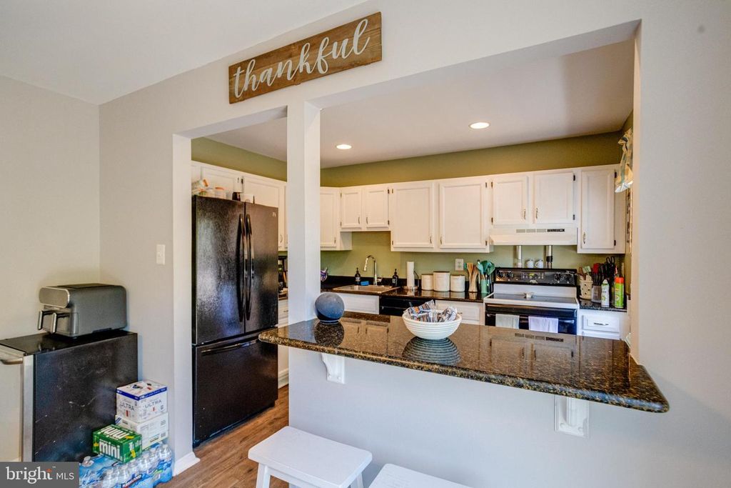 Image 14 of property listing at 912 HINGHAM HARBOUR, Pasadena, MD 21122