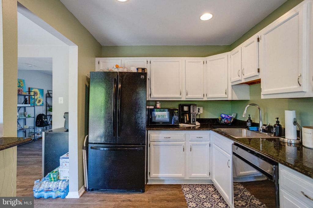 Image 18 of property listing at 912 HINGHAM HARBOUR, Pasadena, MD 21122