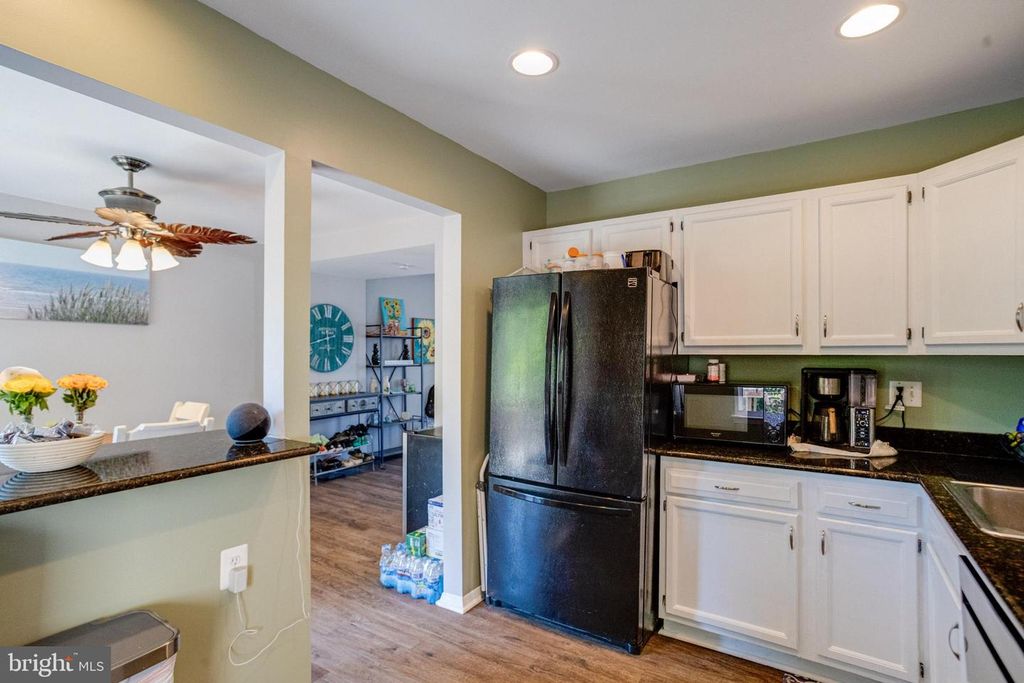 Image 19 of property listing at 912 HINGHAM HARBOUR, Pasadena, MD 21122