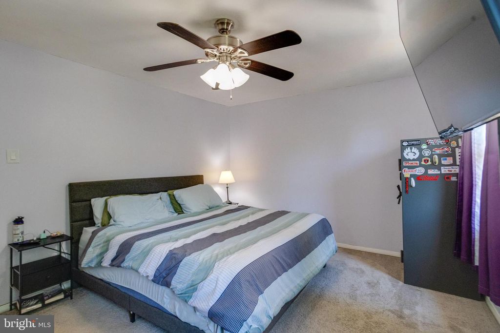 Image 28 of property listing at 912 HINGHAM HARBOUR, Pasadena, MD 21122