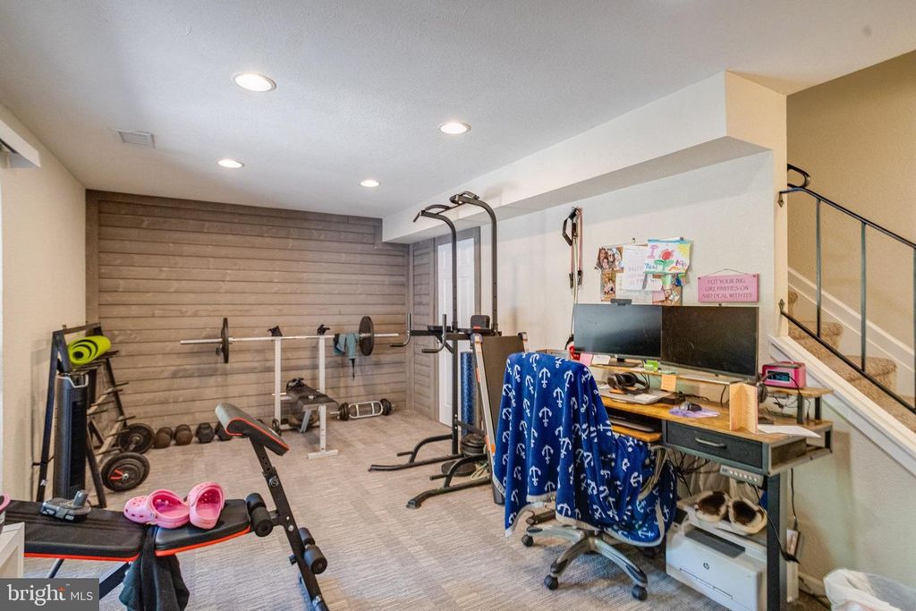 Image 41 of property listing at 912 HINGHAM HARBOUR, Pasadena, MD 21122
