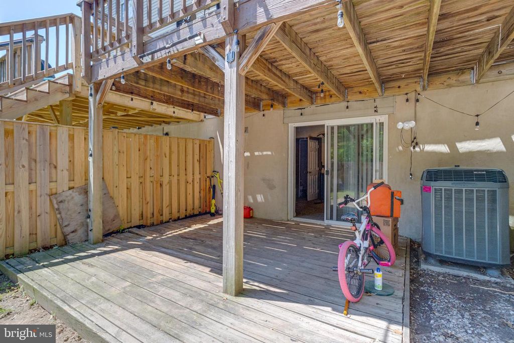Image 51 of property listing at 912 HINGHAM HARBOUR, Pasadena, MD 21122