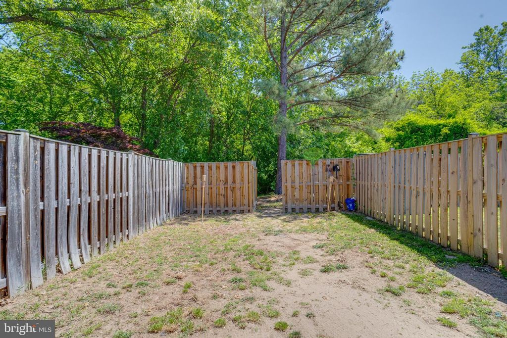 Image 52 of property listing at 912 HINGHAM HARBOUR, Pasadena, MD 21122