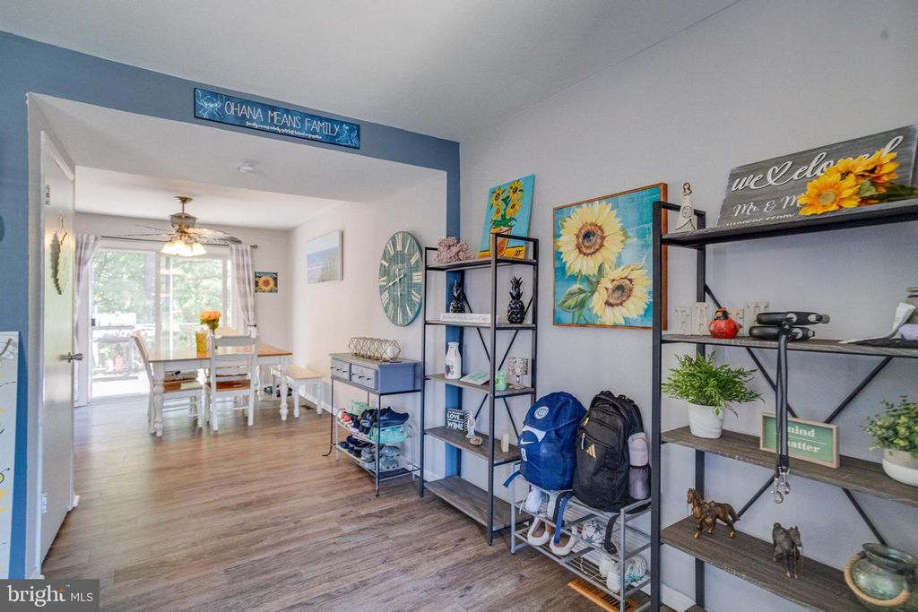 Image 7 of property listing at 912 HINGHAM HARBOUR, Pasadena, MD 21122