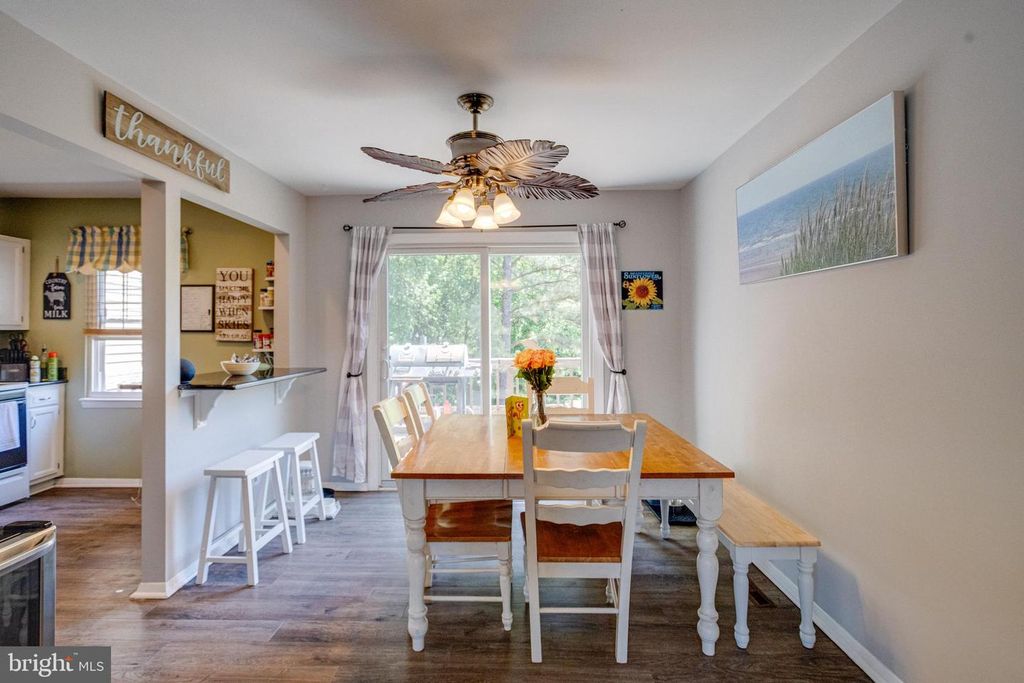 Image 8 of property listing at 912 HINGHAM HARBOUR, Pasadena, MD 21122