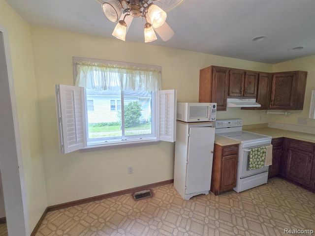 12929 Matthews Street, Carleton, MI 48117